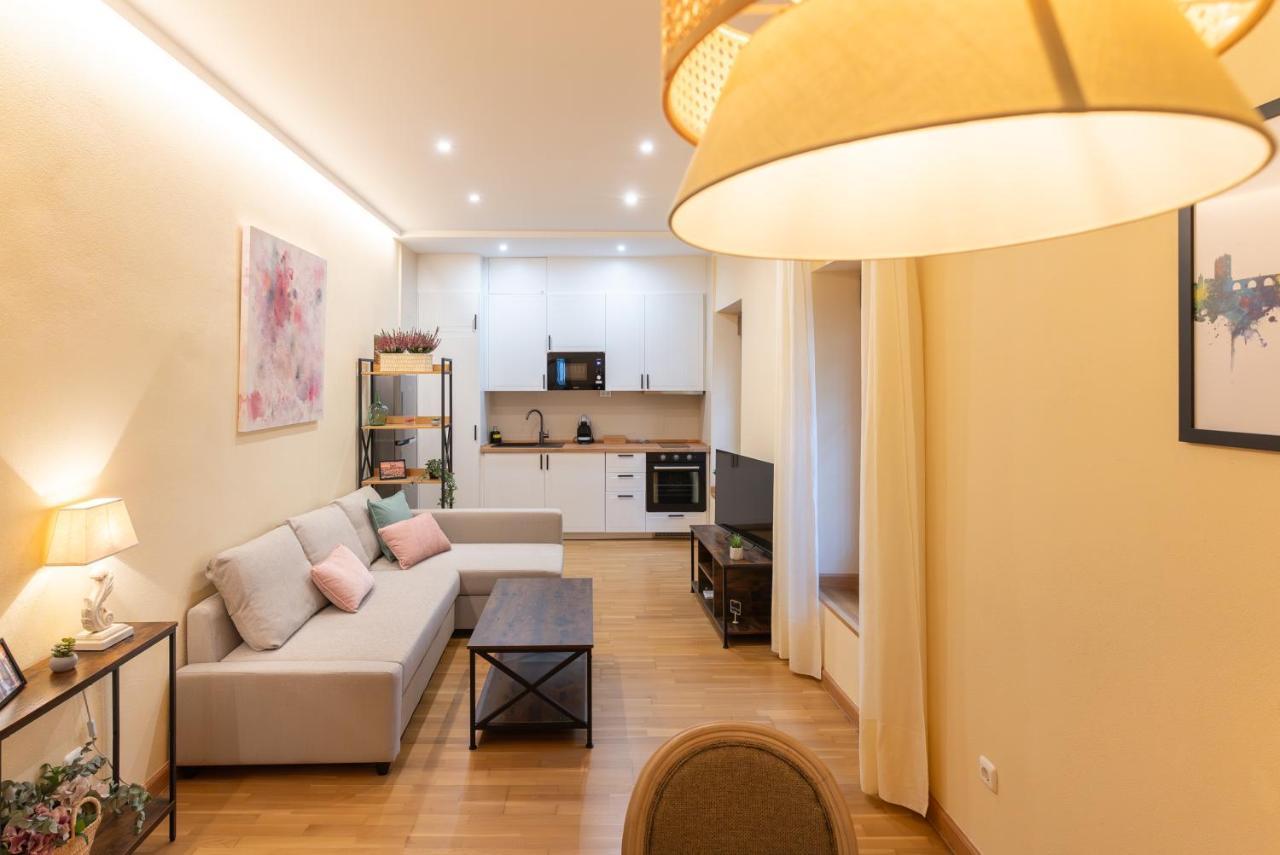 Apartamento Puerta De Cordoba- Exterior Con Balcones Exterior photo