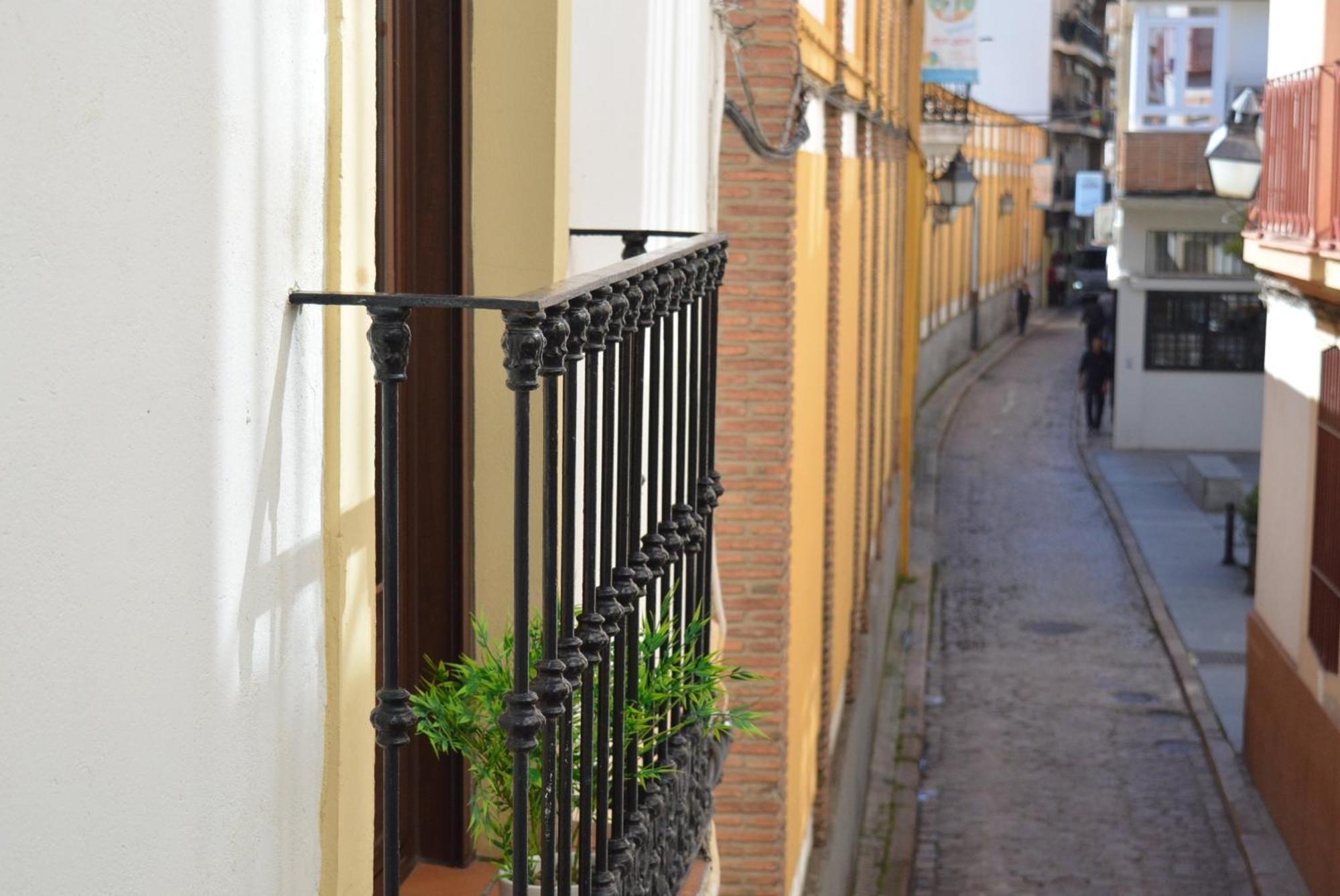 Apartamento Puerta De Cordoba- Exterior Con Balcones Exterior photo
